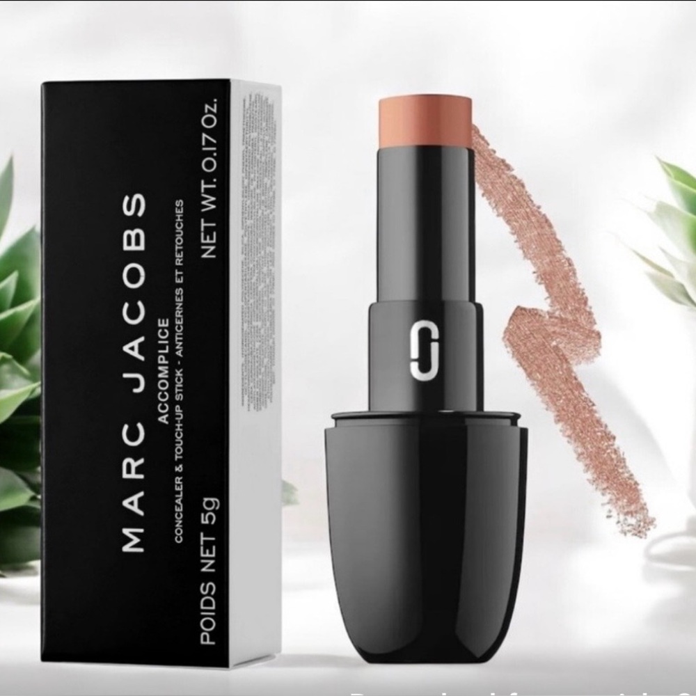 Marc Jacobs Accomplice Concealer Stick - Nude Tan